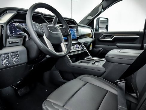 New 2025 GMC Sierra 2500 Denali w/ Denali Reserve Package image 6