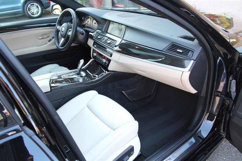 Used 2014 BMW 535i xDrive Sedan AWD/4WD image 30