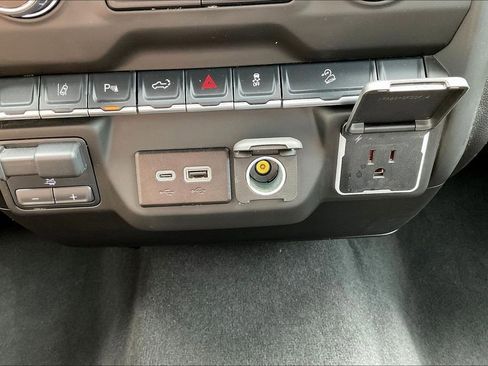 Used 2025 Chevrolet Silverado 2500 Custom w/ Custom Value Package AWD/4WD image 24