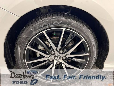 Used 2022 Toyota Camry SE w/ Convenience Package image 19