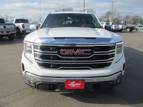 Used 2024 GMC Sierra 1500 SLT w/ SLT Premium Plus Package image 11