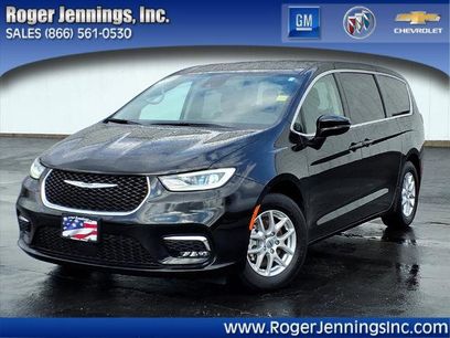 Used 2024 Chrysler Pacifica Touring-L