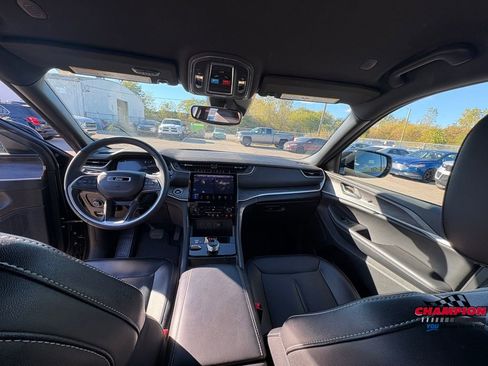 Used 2024 Jeep Grand Cherokee L Limited image 15