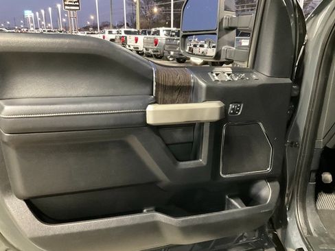 Used 2021 Ford F250 Lariat image 7
