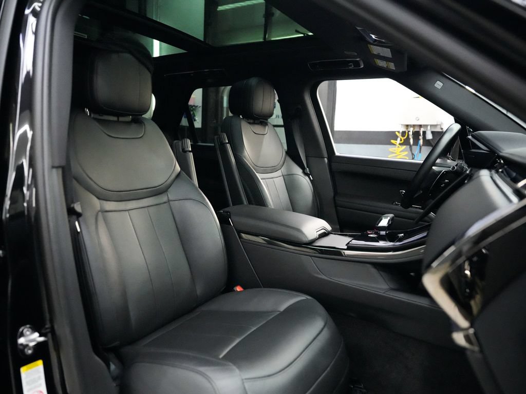 Used 2024 Land Rover Range Rover Sport SE AWD/4WD image 33