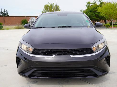 Used 2023 Kia Forte LXS image 7