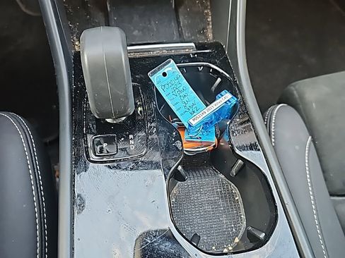 Used 2023 Volvo C40 P8 Recharge Ultimate image 6