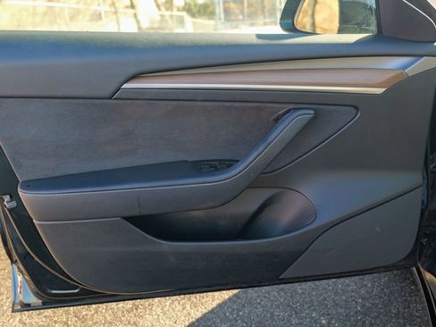 Used 2023 Tesla Model 3 Standard Range image 16