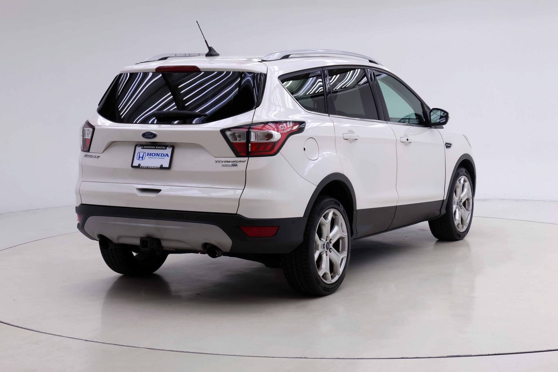 Used 2018 Ford Escape Titanium AWD/4WD image 2