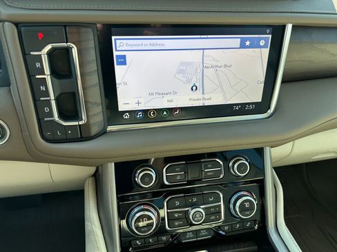 Used 2021 GMC Yukon Denali w/ LPO, Illumination Package AWD/4WD image 23