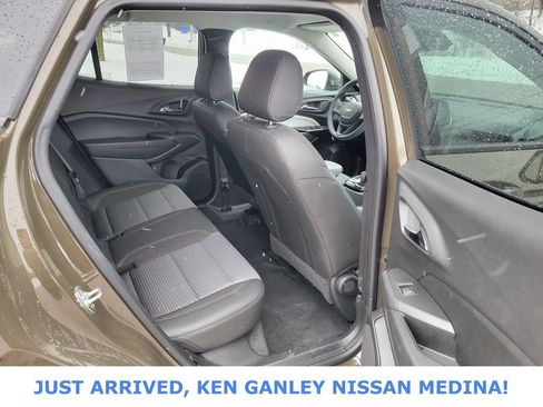 Used 2024 Chevrolet Trax LT image 18