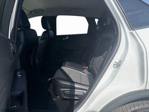 Used 2023 Ford Escape SE image 30