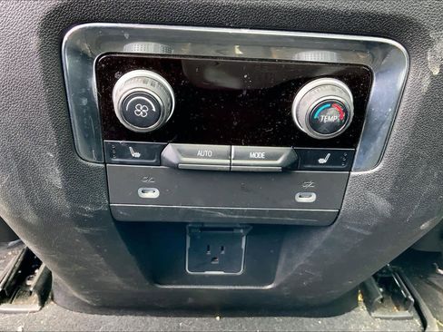 Used 2022 Chevrolet Tahoe Premier image 35