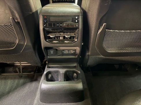 Used 2023 Jeep Grand Cherokee L Limited w/ Black Appearance Package image 16