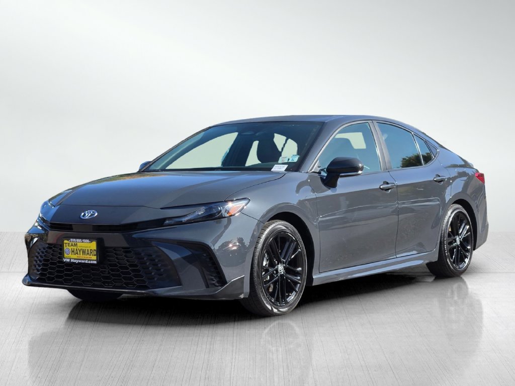 Used 2025 Toyota Camry SE FWD image 9