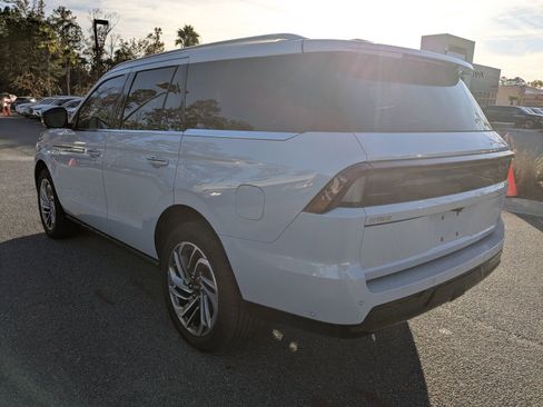 Certified 2025 Lincoln Navigator Reserve image 7