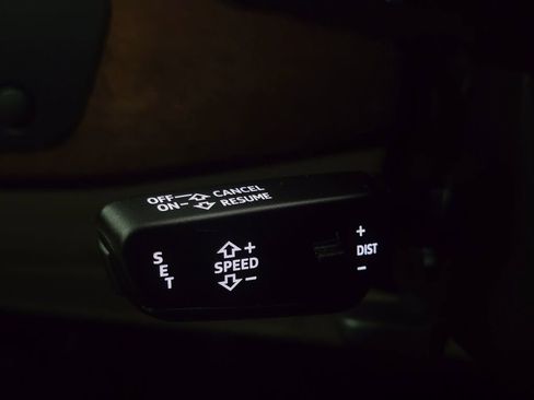 Used 2023 Audi A4 2.0T Premium w/ Convenience Package image 41