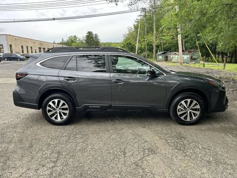 Certified 2025 Subaru Outback Premium AWD/4WD image 9