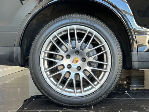 Used 2017 Porsche Cayenne AWD/4WD image 28