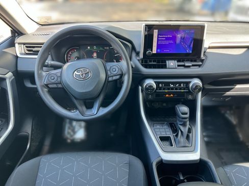 Used 2025 Toyota RAV4 XLE AWD/4WD image 23