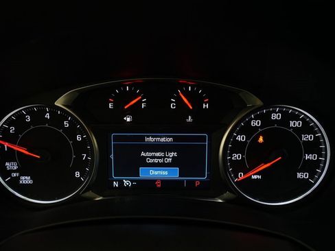 Used 2024 GMC Terrain SLE w/ Driver Convenience Package image 2