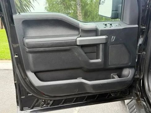 Used 2017 Ford F150 XLT w/ Equipment Group 302A Luxury AWD/4WD image 8