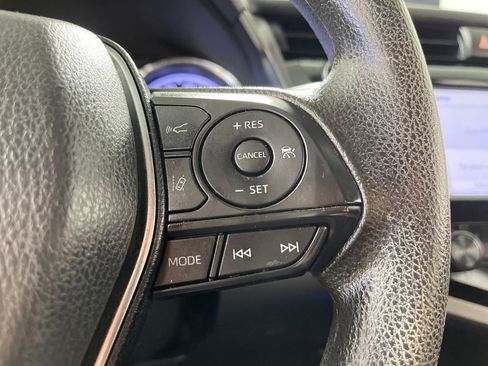 Used 2020 Toyota Camry LE FWD image 9