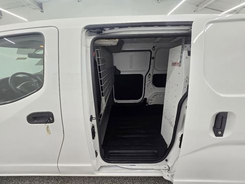 Used 2020 Nissan NV200 SV w/ Back Door Glass Package image 9