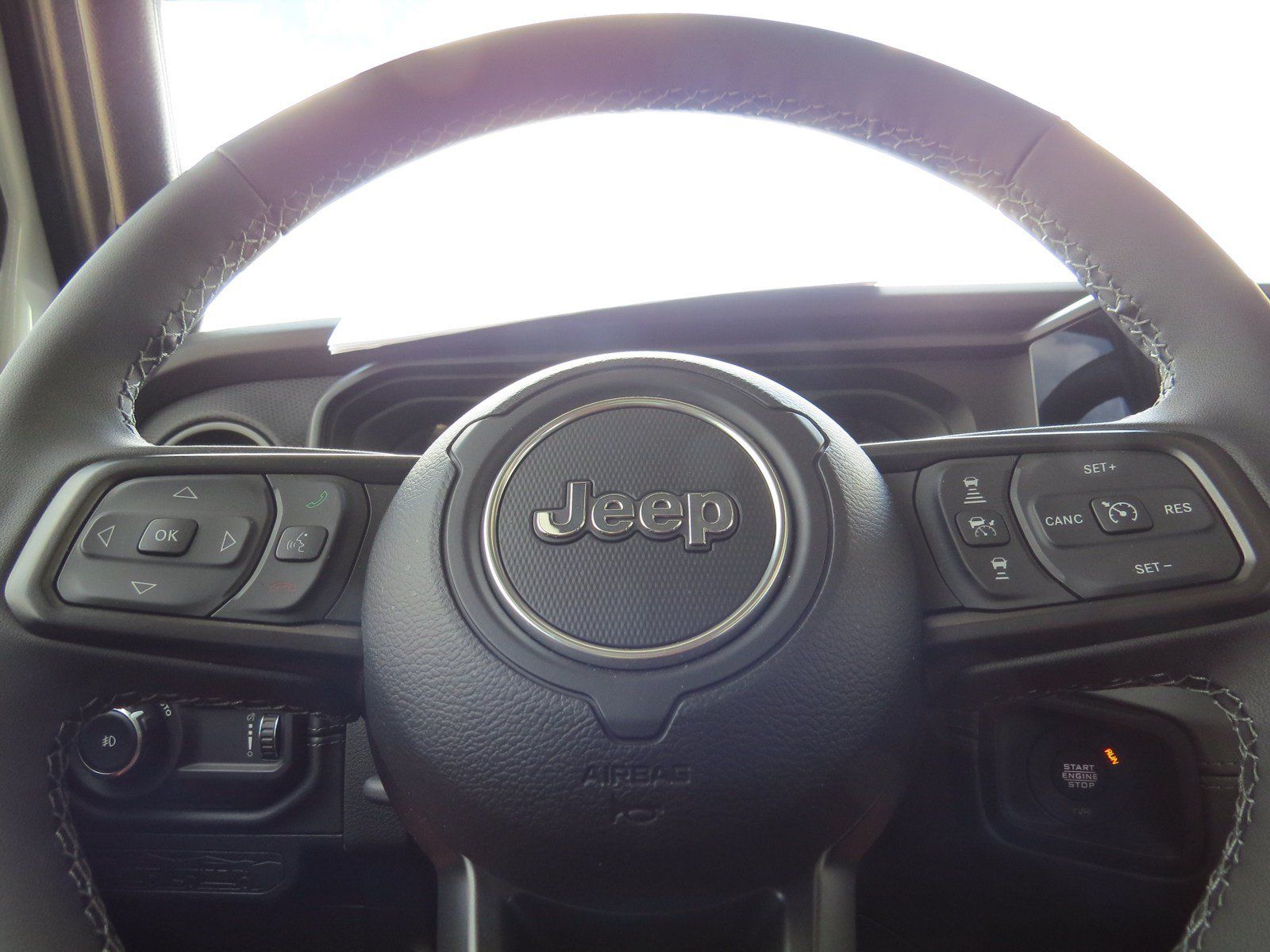 Used 2026 Jeep Wrangler Unlimited Rubicon AWD/4WD image 15