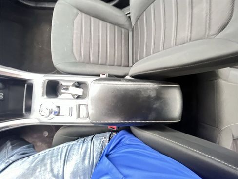 Used 2020 Ford Fusion SE image 20