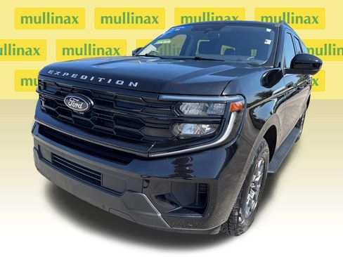 Used 2025 Ford Expedition Max Active RWD image 10