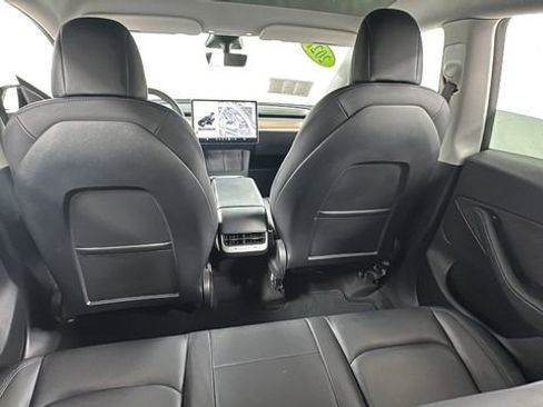 Used 2021 Tesla Model Y Performance image 18