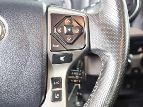 Used 2020 Toyota Tacoma SR5 AWD/4WD image 33