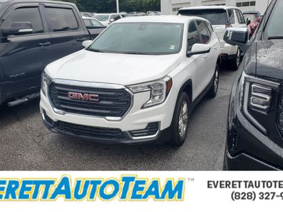 Used 2024 GMC Terrain SLE