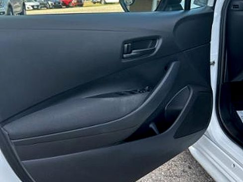 Used 2022 Toyota Corolla LE image 10