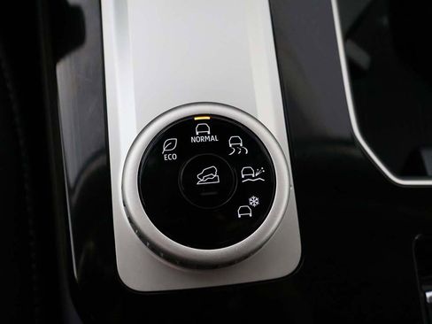 New 2025 Mitsubishi Outlander SE image 56