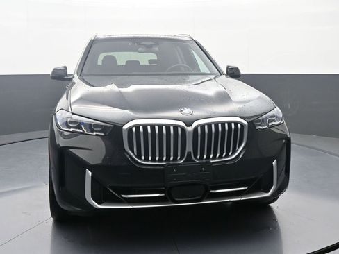 Used 2024 BMW X5 xDrive40i w/ Premium Package image 2