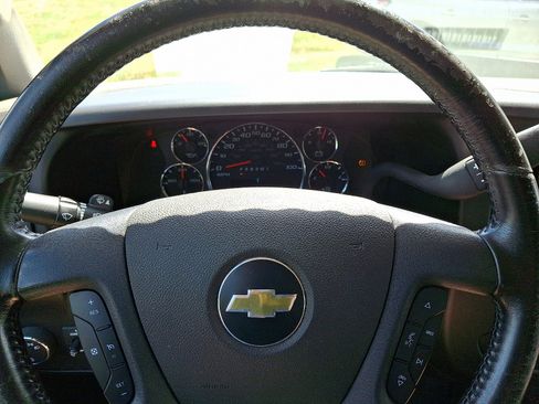 Used 2022 Chevrolet Express 2500 Extended w/ Driver Convenience Package image 19