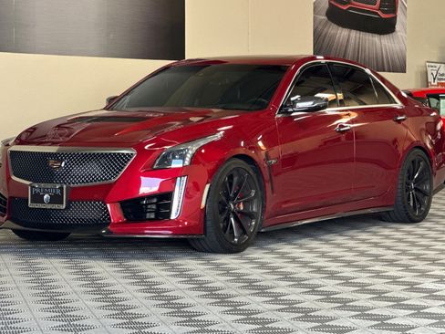 Used 2018 Cadillac CTS V w/ Carbon Fiber Package RWD image 8