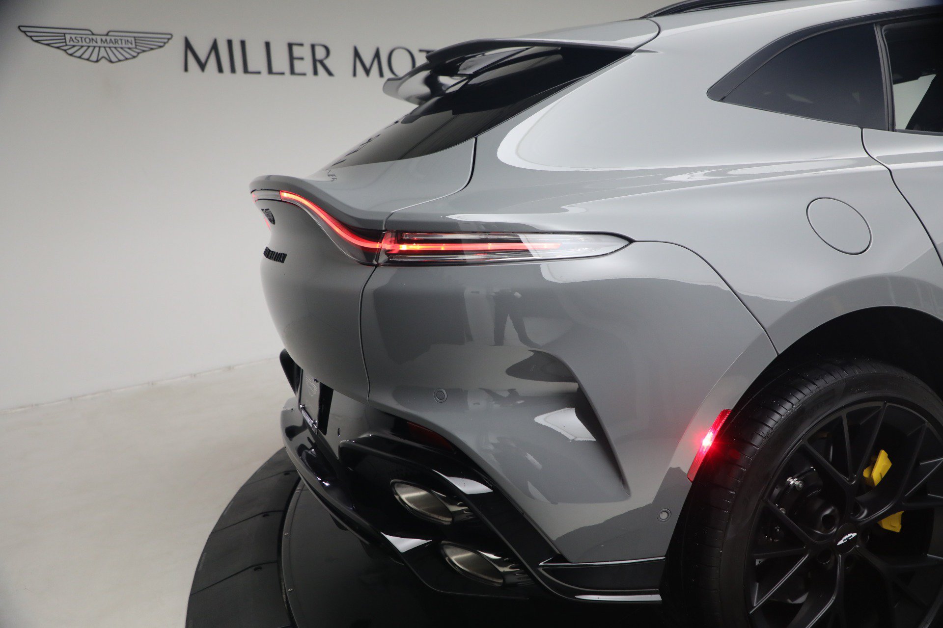 Used 2026 Aston Martin DBX S AWD/4WD image 35