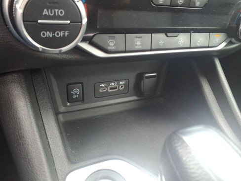 Certified 2024 Nissan Sentra SV w/ All-Weather Package FWD image 22