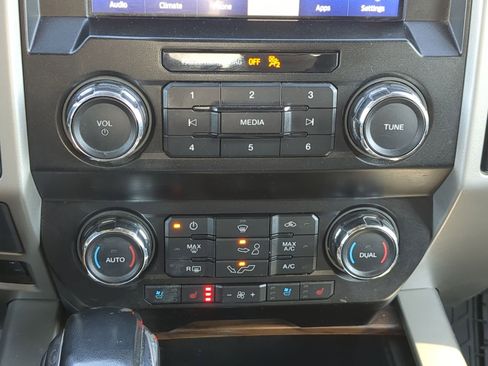 Used 2020 Ford F150 Lariat w/ FX4 Off-Road Package image 25