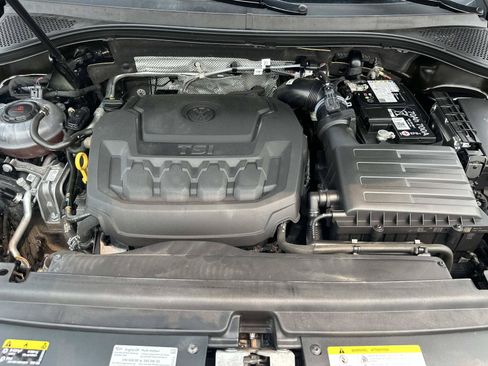 Used 2024 Volkswagen Tiguan SE R-Line AWD/4WD image 10