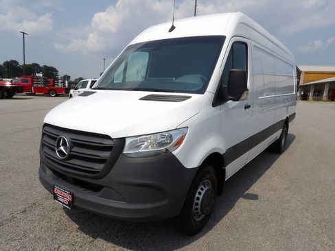 Used 2023 Mercedes-Benz Sprinter 3500 image 56