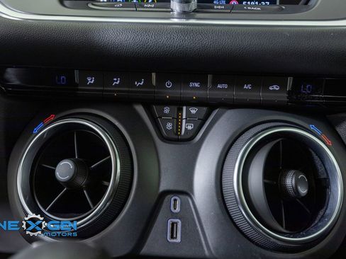 Used 2020 Chevrolet Blazer LT FWD image 19