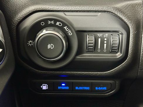 Used 2022 Jeep Wrangler Unlimited Sahara w/ Cold Weather Group image 36