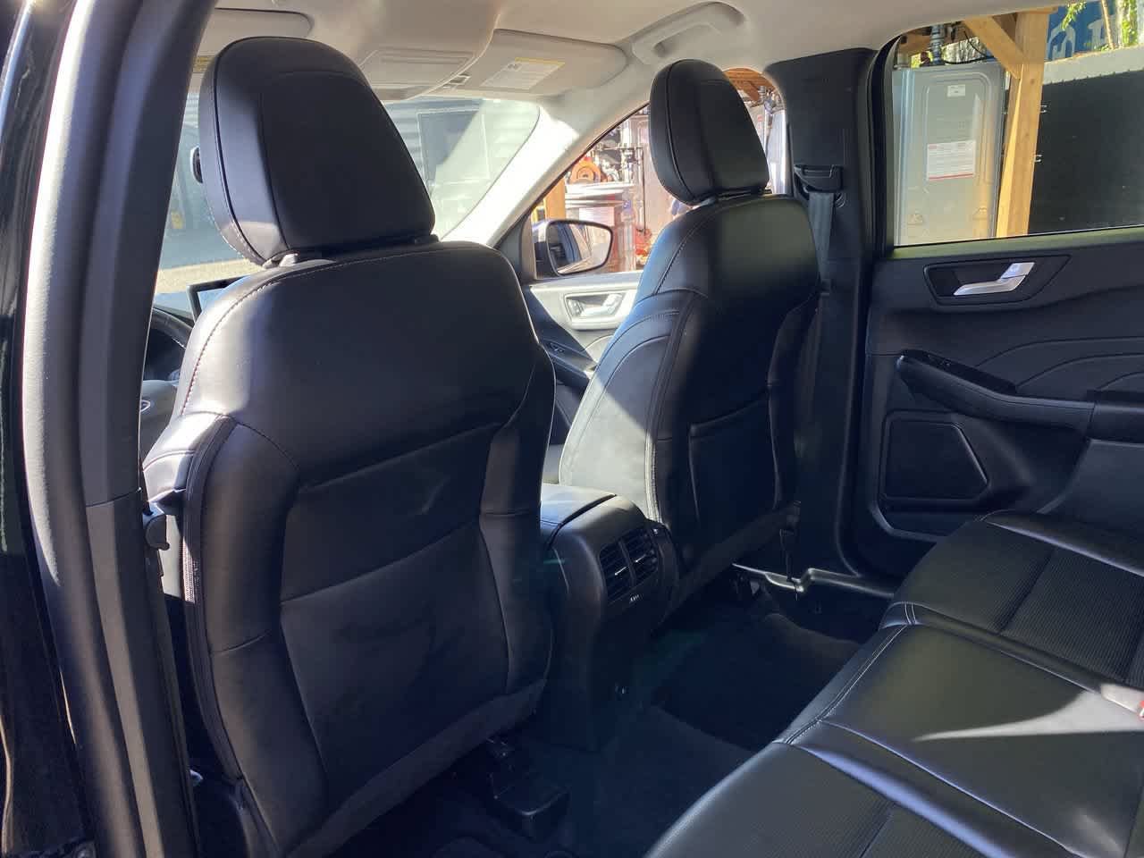 Used 2025 Ford Escape Platinum AWD/4WD image 15
