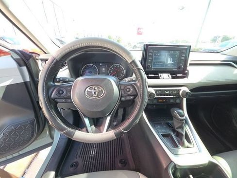 Used 2022 Toyota RAV4 XLE Premium FWD image 7
