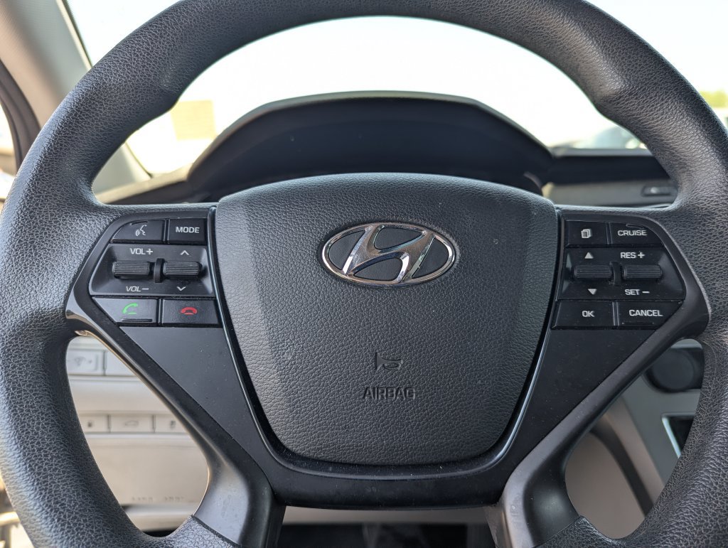 Used 2015 Hyundai Sonata SE w/ Option Group 09 FWD image 19