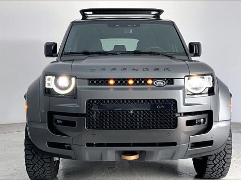 Used 2025 Land Rover Defender 110 AWD/4WD image 3